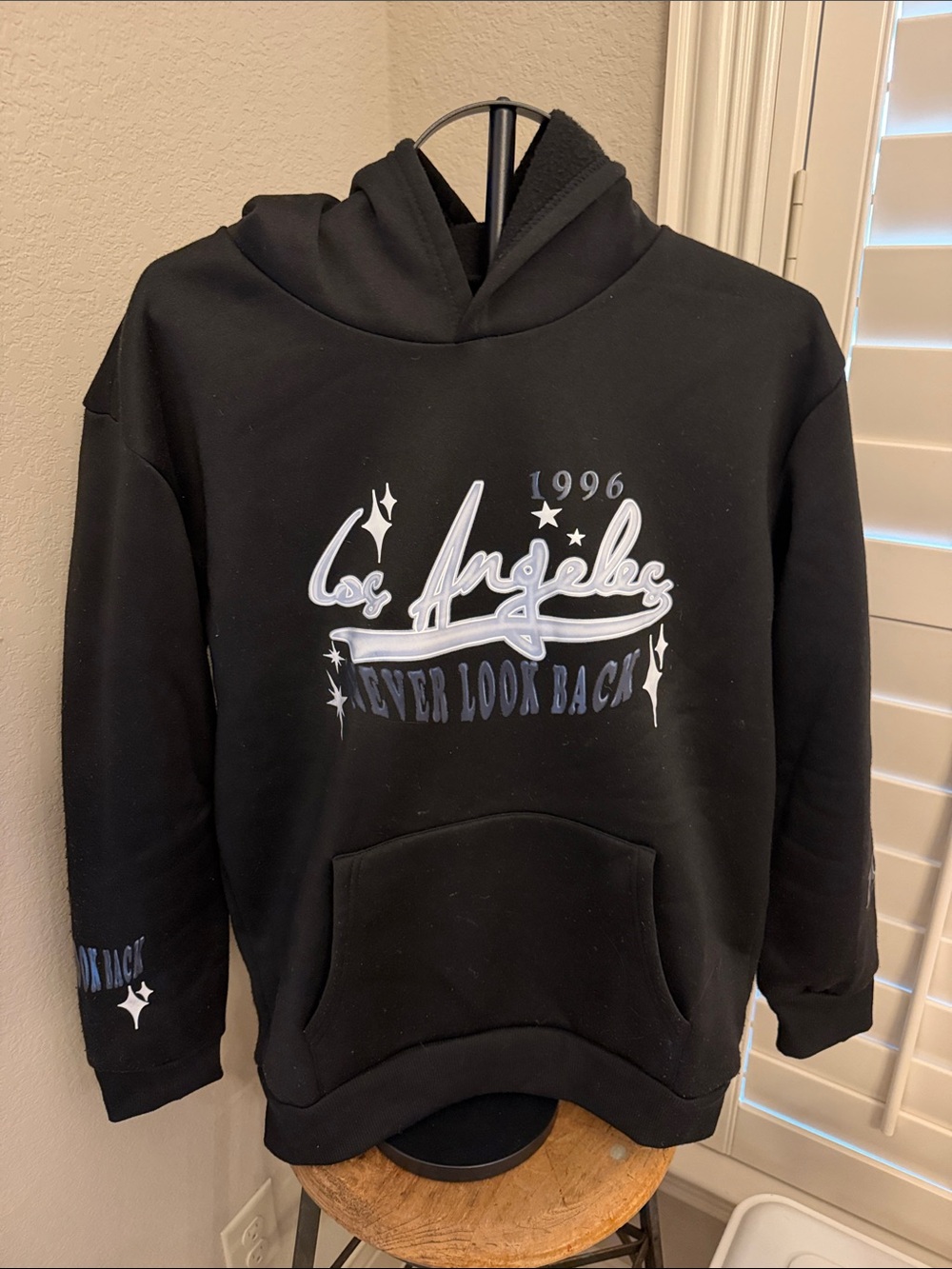 Magnify LANever Look Back' Black Hoodie and 2 T Shirts, zip hoodie and pants